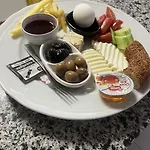 Ersoy Ikiz *